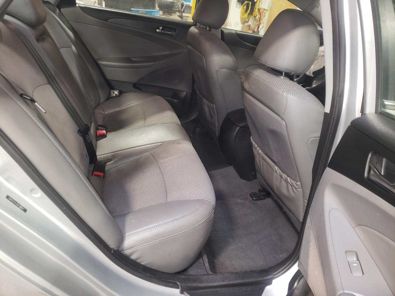 Photo 6 from auction – 2013 HYUNDAI SONATA SE with VIN 5NPEC4AC3DH780307