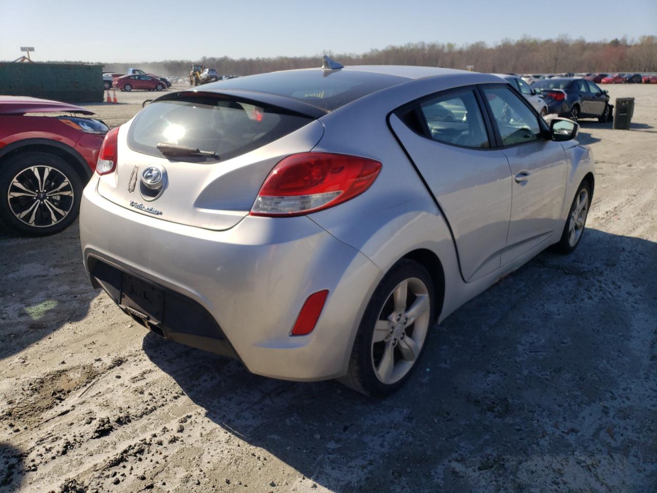 Photo 4 from auction – 2014 HYUNDAI VELOSTER with VIN KMHTC6AD4EU183388