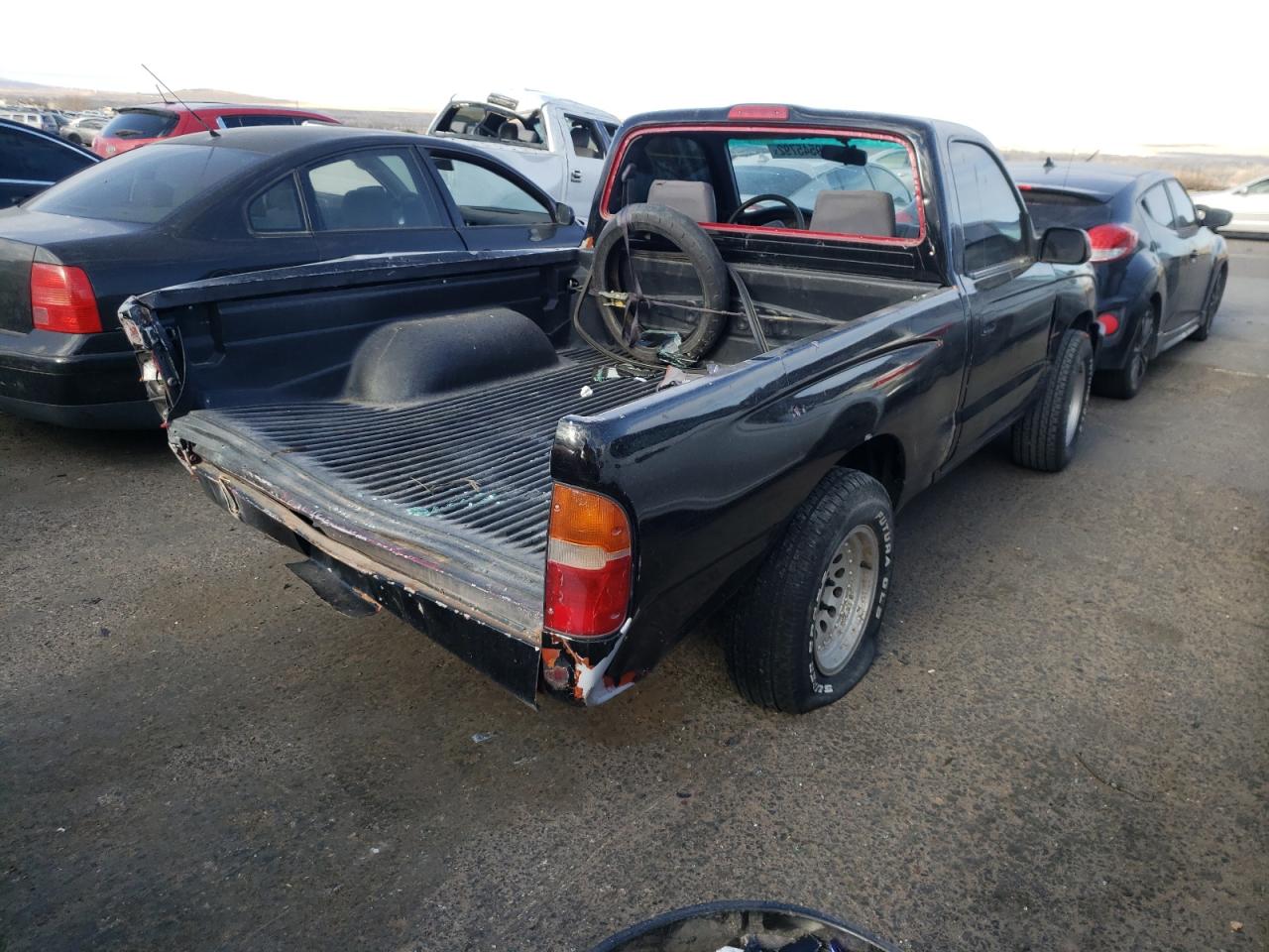 Photo 4 from auction – 2000 TOYOTA TACOMA with VIN 4TANL42N4YZ624271