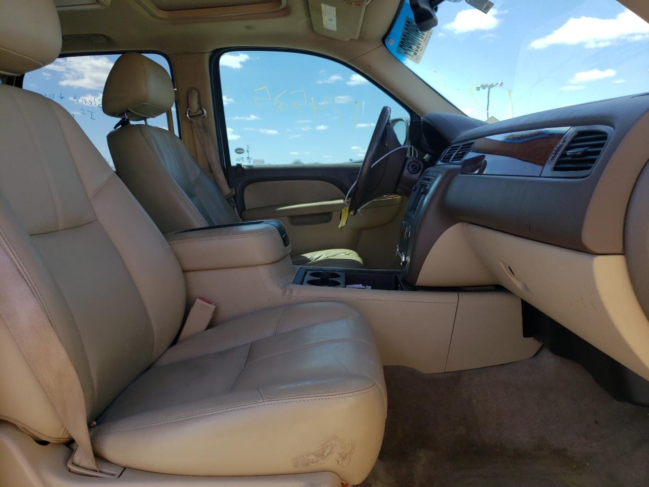 Photo 5 from auction – 2010 GMC YUKON SLT with VIN 1GKUCCE06AR196479