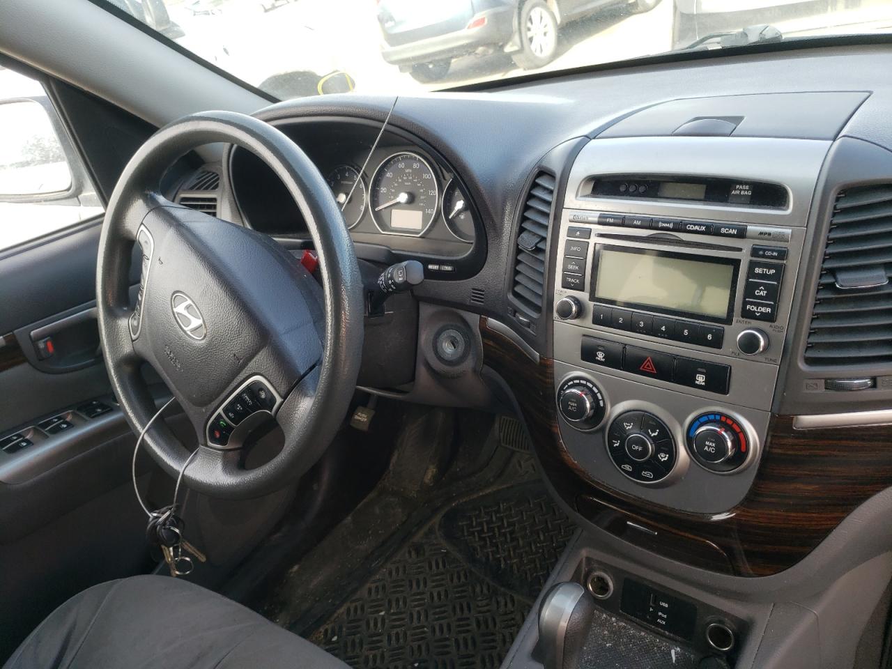 Photo 9 from auction – 2010 HYUNDAI SANTA FE G with VIN 5NMSGDAB5AH377260