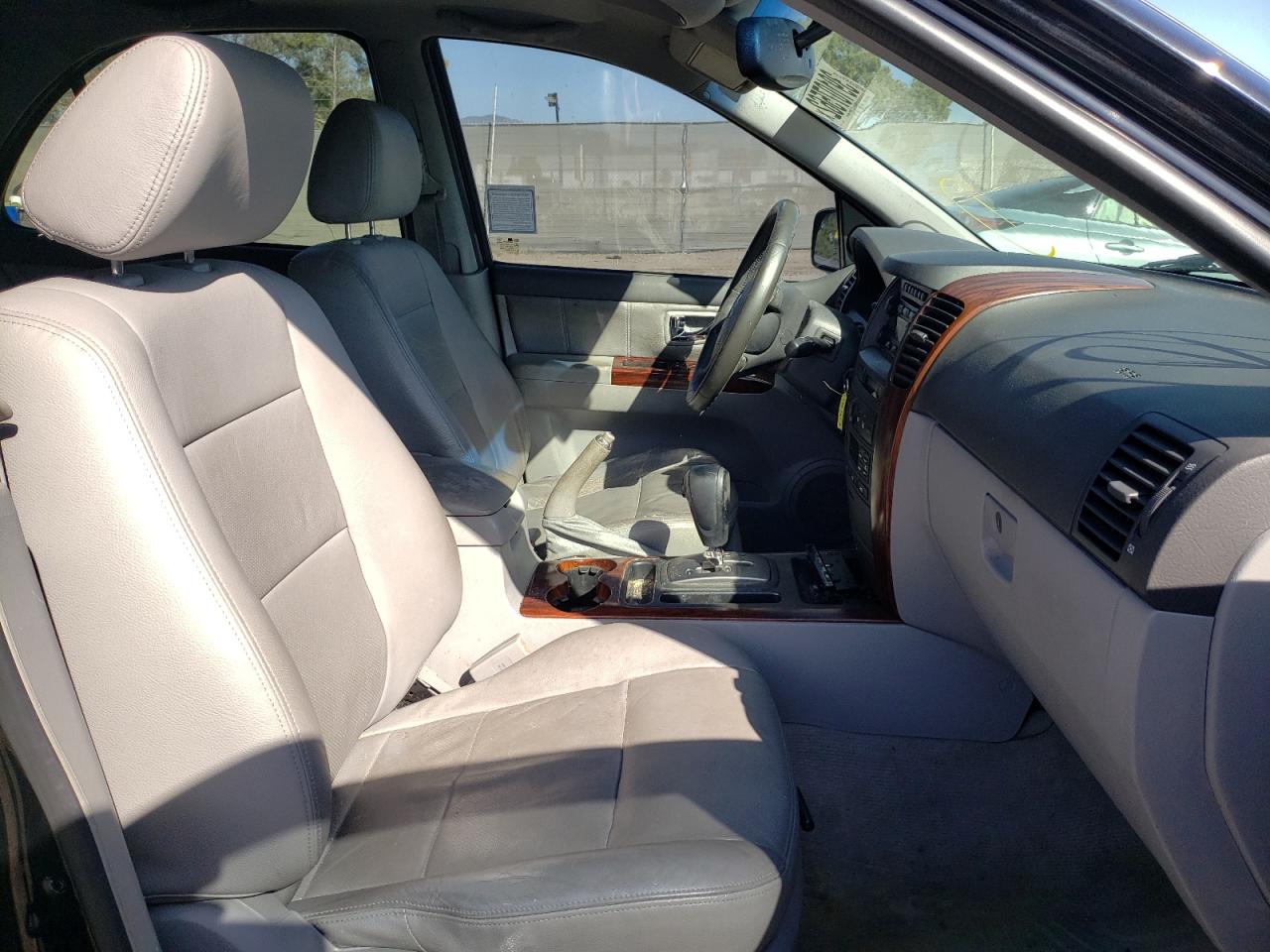 Photo 5 from auction – 2006 KIA SORENTO with VIN KNDJD733965651145