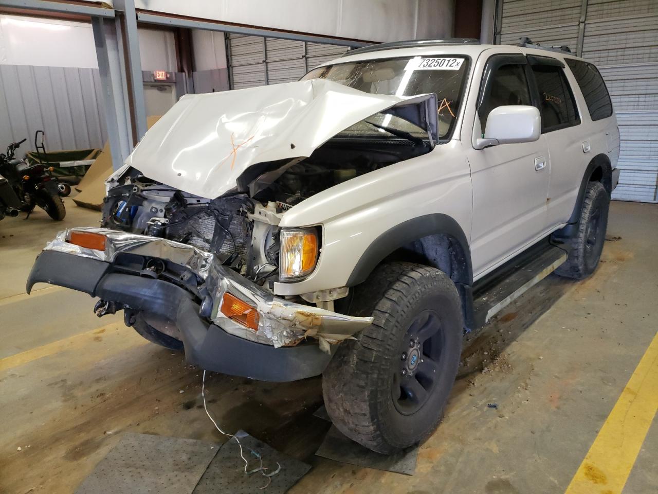 Photo 2 from auction – 1998 TOYOTA 4RUNNER SR with VIN JT3HN86RXW0190279