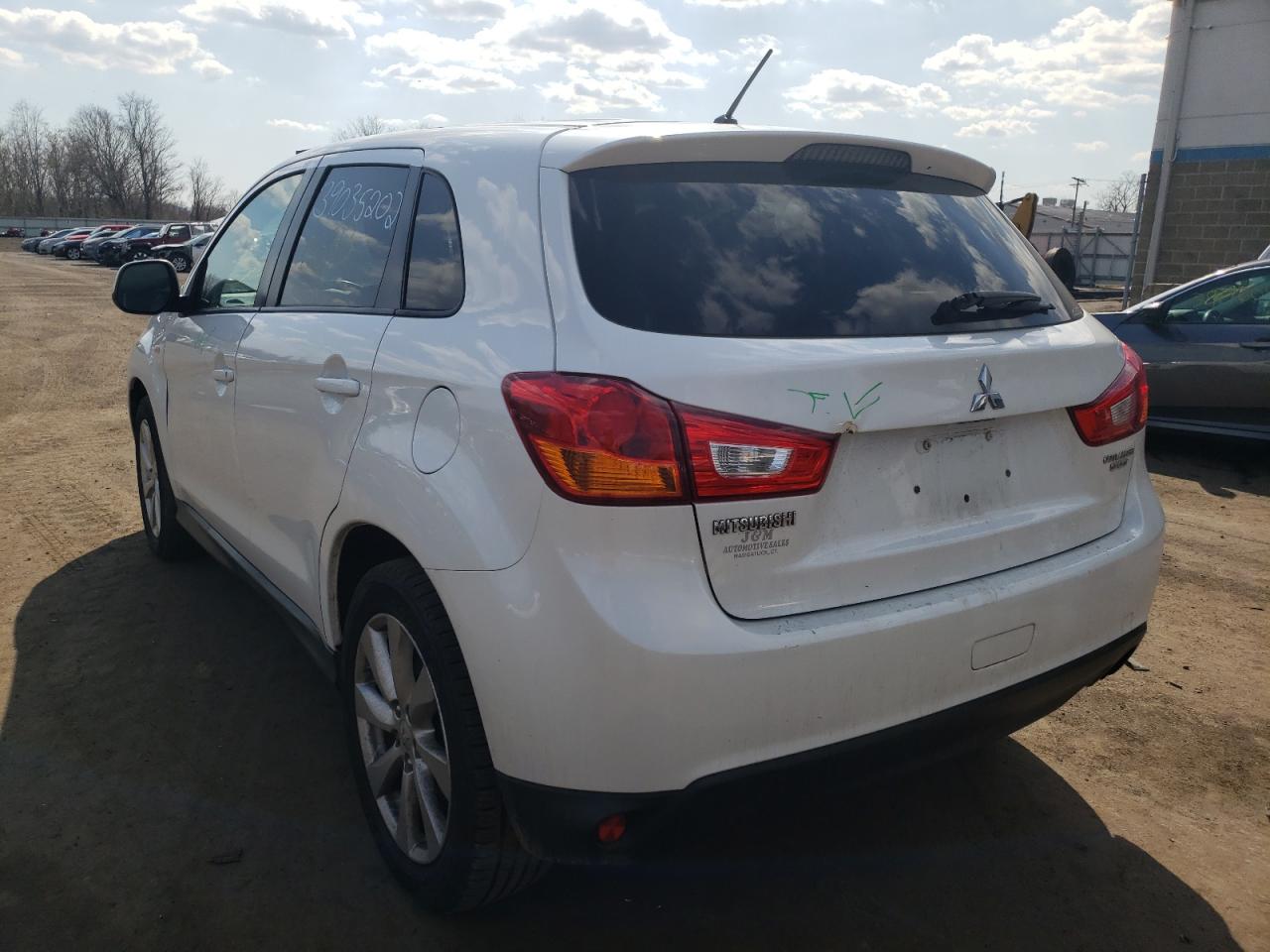 Photo 3 from auction – 2014 MITSUBISHI OUTLANDER with VIN 4A4AR3AU5EE032183
