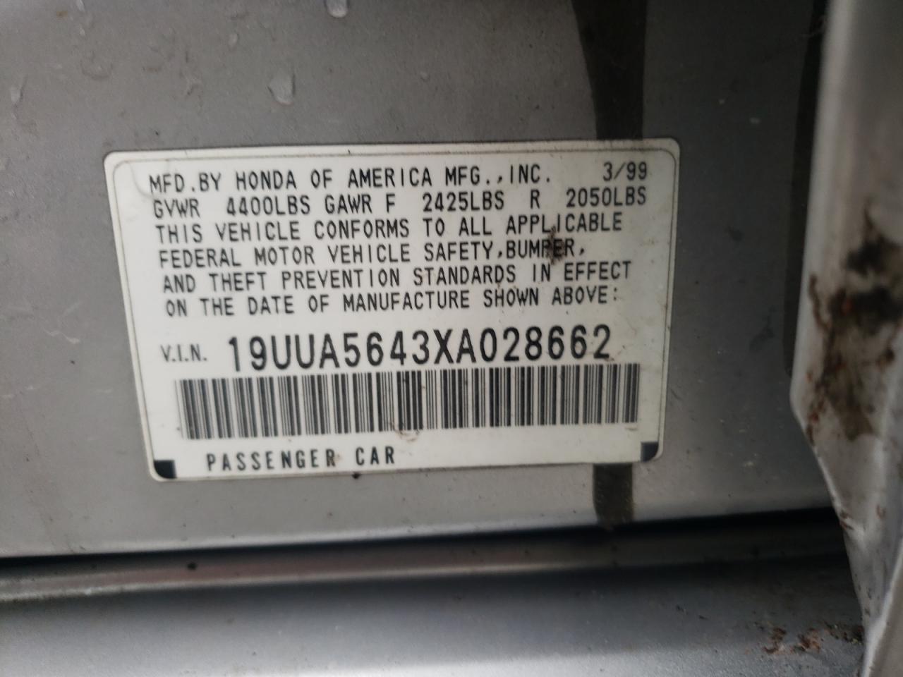 Photo 10 from auction – 1999 ACURA 3.2TL with VIN 19UUA5643XA028662