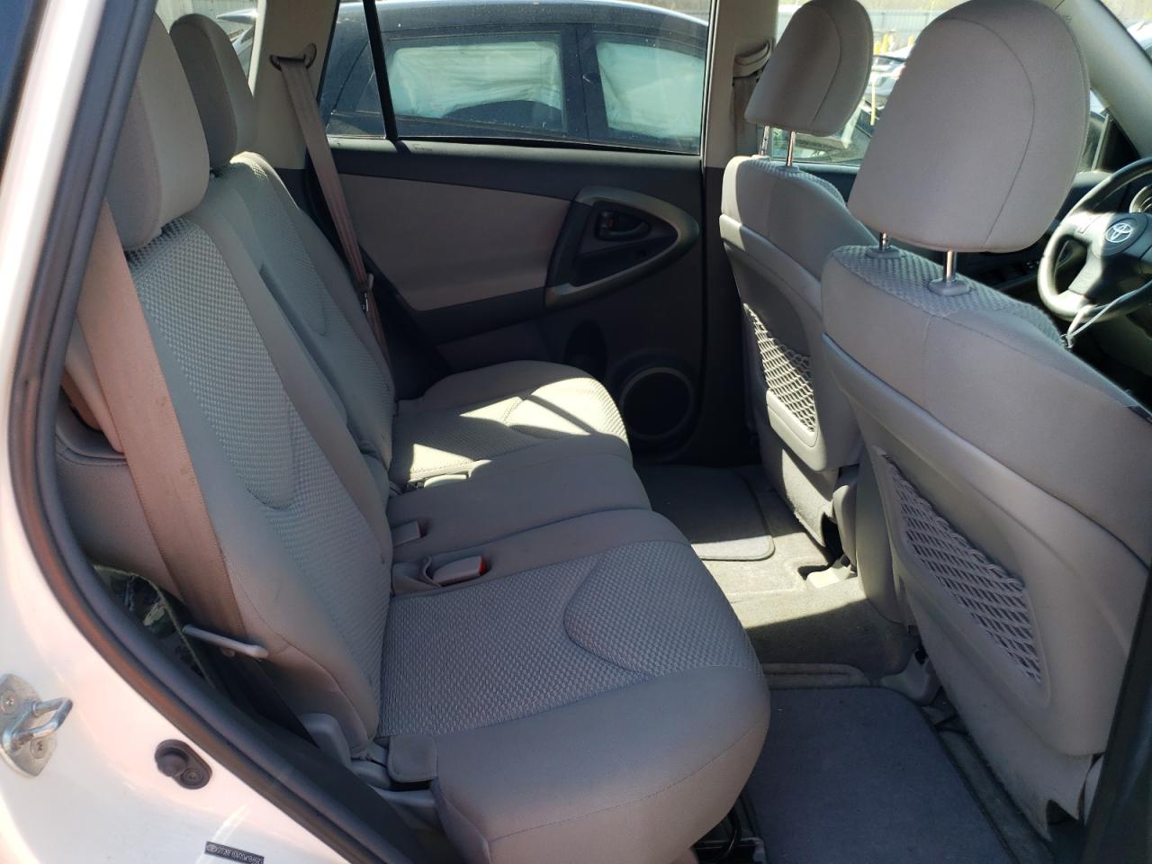 Photo 6 from auction – 2012 TOYOTA RAVA 4 with VIN 2T3BF4DV0CW184683