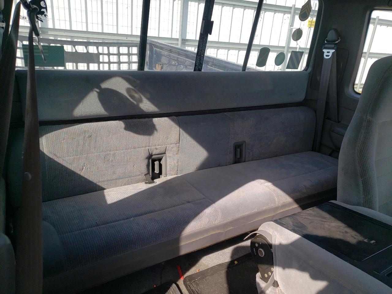 Photo 6 from auction – 1995 FORD F250 with VIN 1FTHX25G7SKB93769