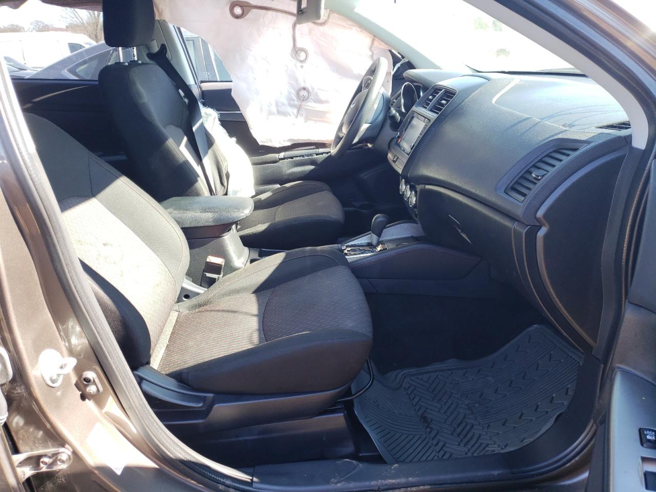 Photo 5 from auction – 2019 MITSUBISHI OUTLANDER with VIN JA4AP3AU2KU028567