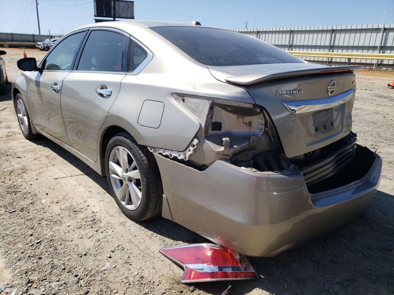 Photo 3 from auction – 2015 NISSAN ALTIMA 2.5 with VIN 1N4AL3AP4FC452507