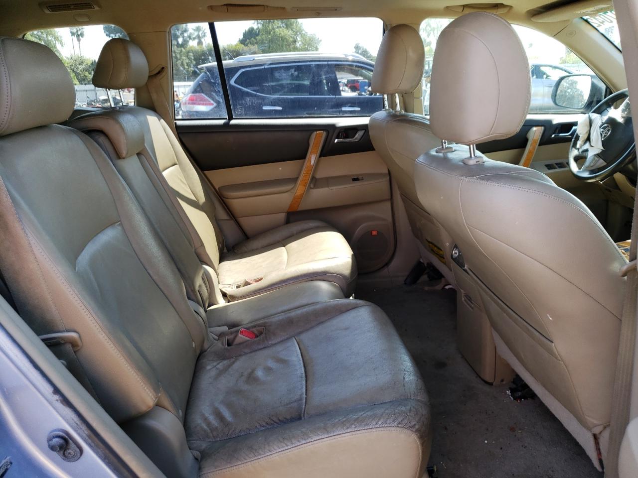 Photo 6 from auction – 2008 TOYOTA HIGHLANDER with VIN JTEEW44AX82021528