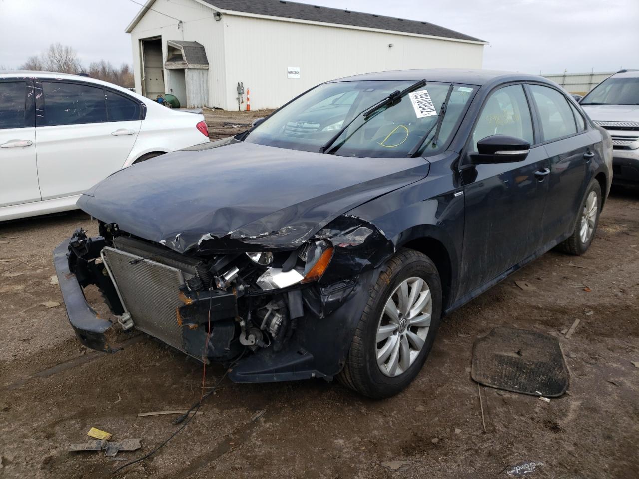 Photo 2 from auction – 2014 VOLKSWAGEN PASSAT S with VIN 1VWAT7A38EC119883