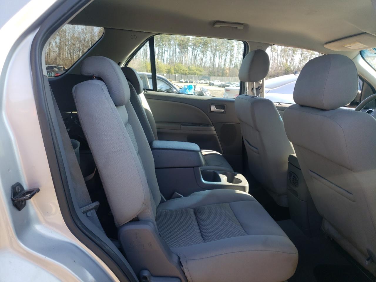 Photo 6 from auction – 2005 FORD FREESTYLE with VIN 1FMZK01135GA18964