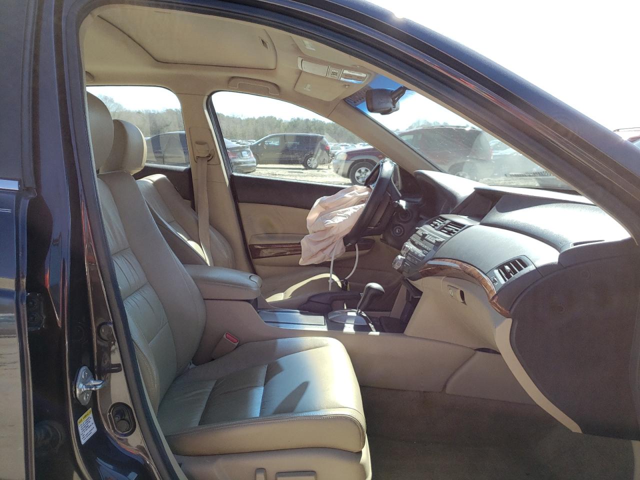 Photo 5 from auction – 2011 HONDA ACCORD EXL with VIN 1HGCP2F88BA018665