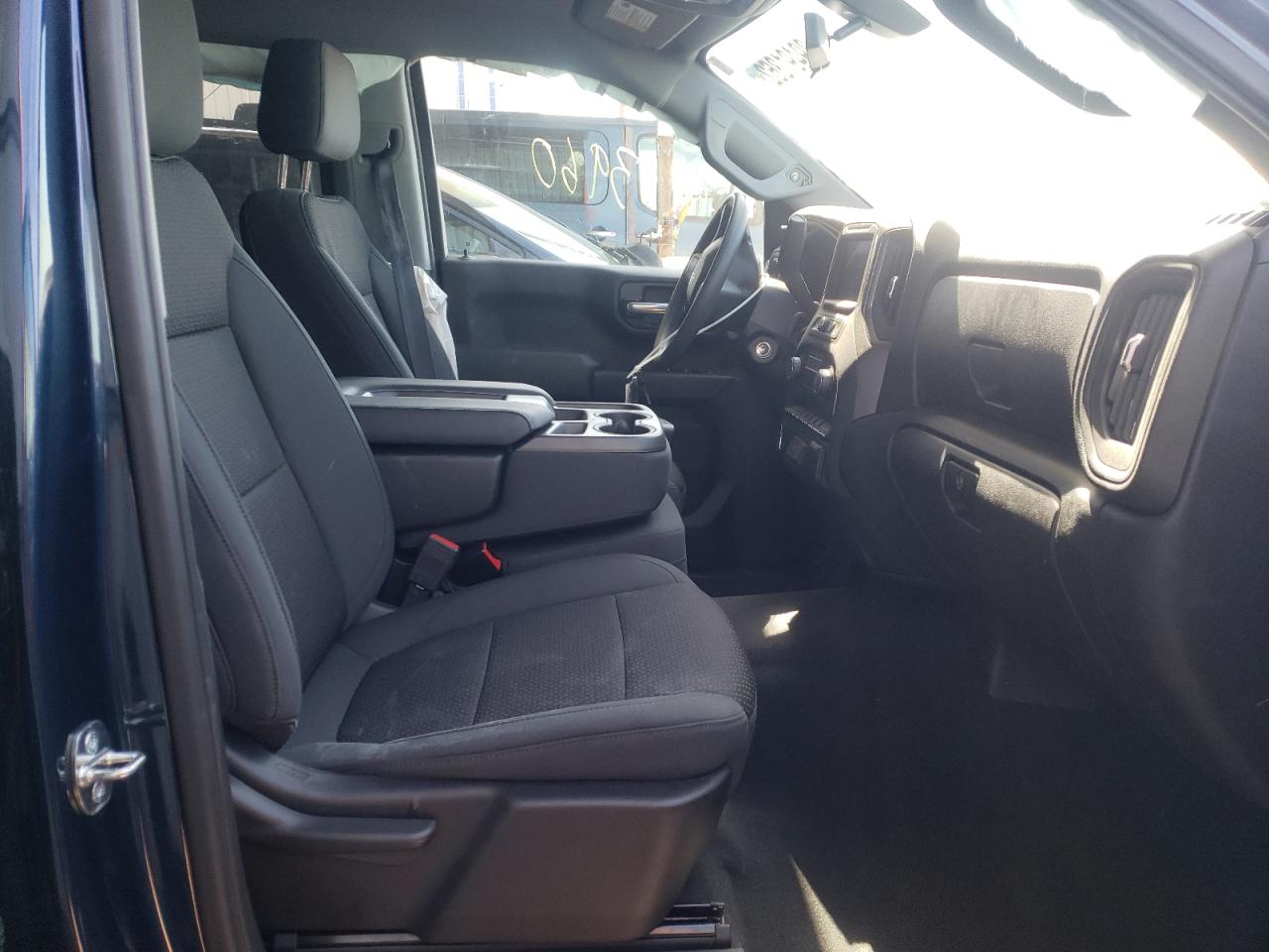 Photo 5 from auction – 2020 CHEVROLET SILVERADO with VIN 1GCRYBEK4LZ248239