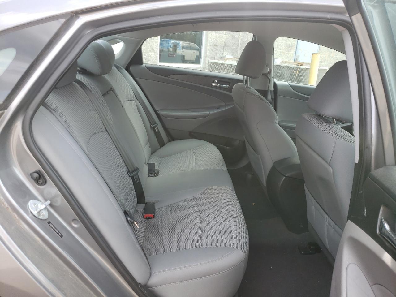 Photo 6 from auction – 2014 HYUNDAI SONATA with VIN 5NPEB4AC9EH842779