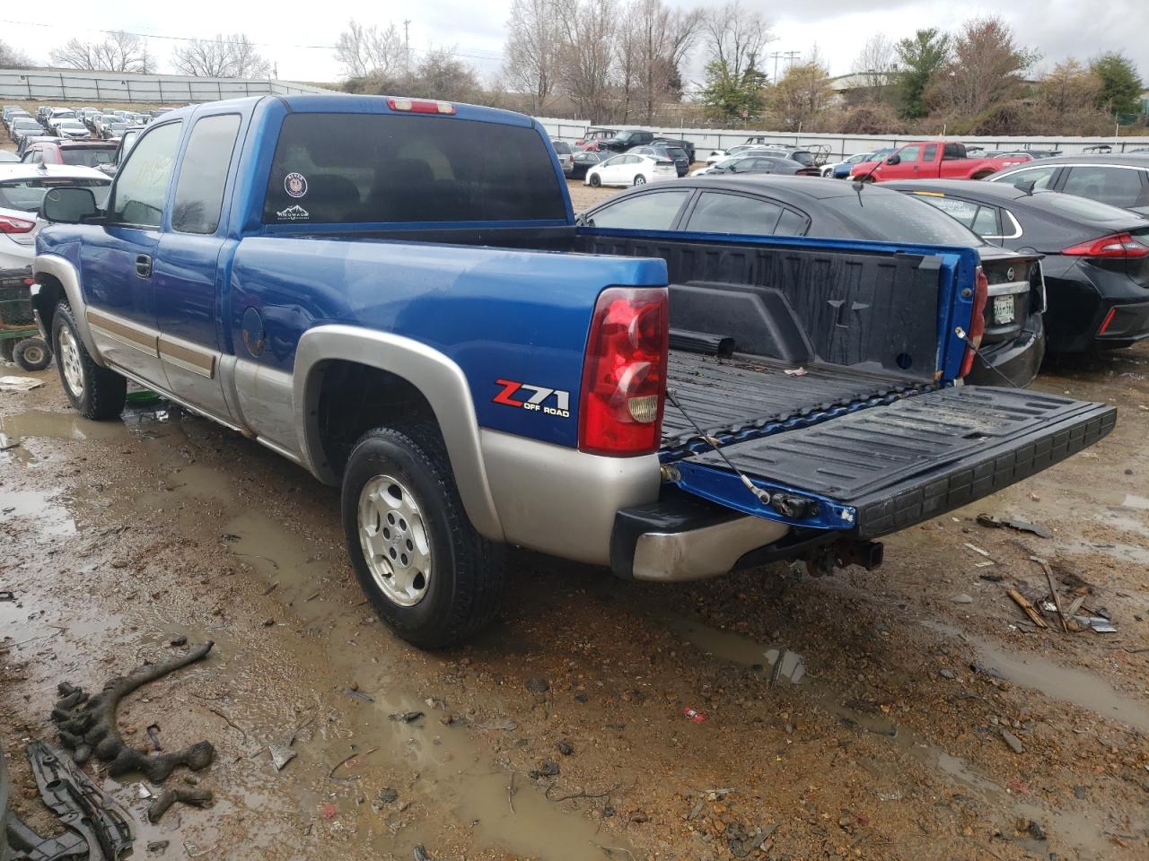 Фото 3 с аукциона – 2003 CHEVROLET SILVERADO с VIN 2GCEK19T731287333