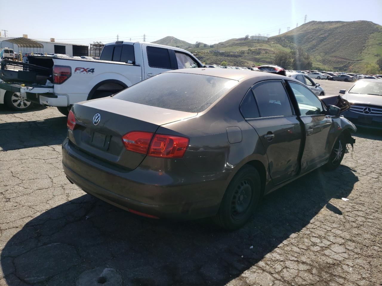 Photo 4 from auction – 2011 VOLKSWAGEN JETTA BASE with VIN 3VW2K7AJ3BM094150