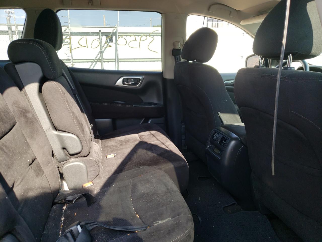 Photo 6 from auction – 2014 NISSAN PATHFINDER with VIN 5N1AR2MM9EC684048