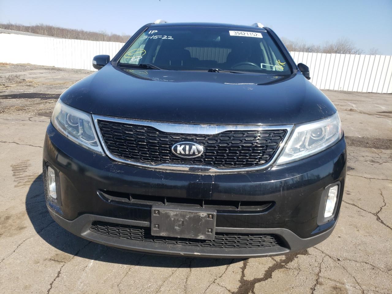 Photo 9 from auction – 2015 KIA SORENTO LX with VIN 5XYKT4A63FG620192
