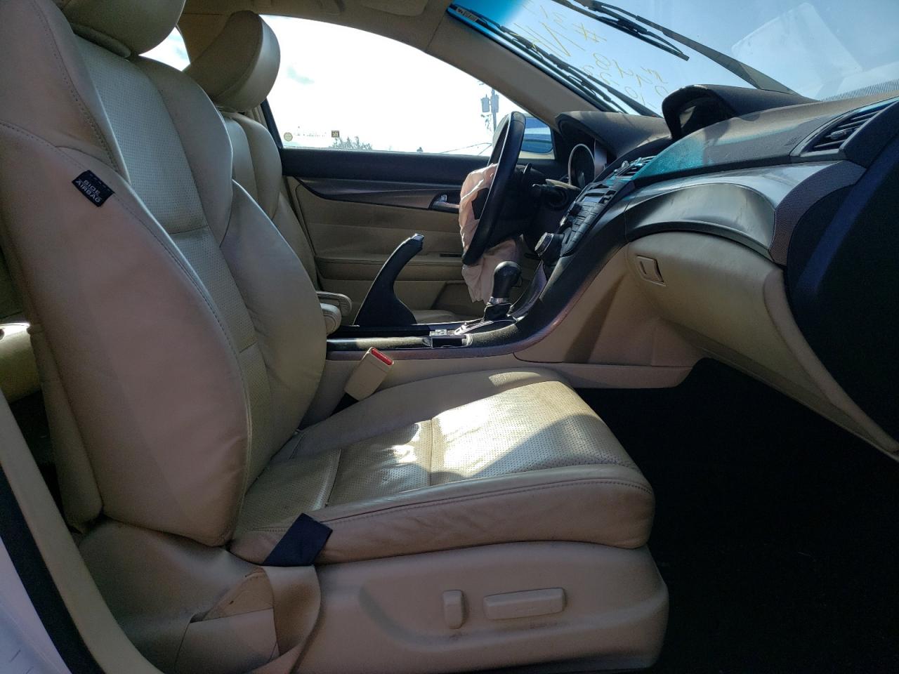 Photo 5 from auction – 2013 ACURA TL TECH with VIN 19UUA8F50DA010948