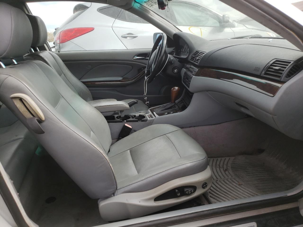 Photo 5 from auction – 2001 BMW 330 CI with VIN WBABN53401JU37480