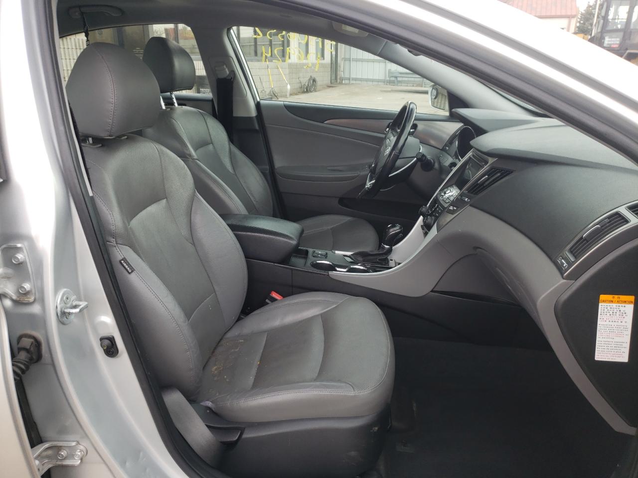Photo 5 from auction – 2013 HYUNDAI SONATA HYB with VIN KMHEC4A45DA067064