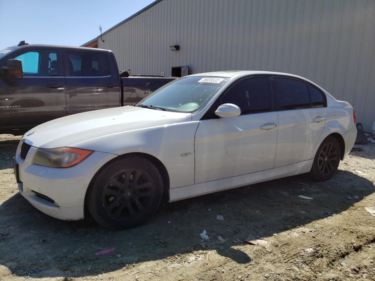 Photo 2 from auction – 2007 BMW 328 XI with VIN WBAVC93577KX59944