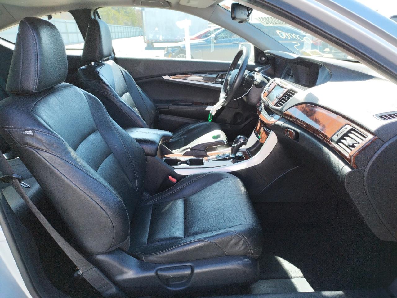 Photo 5 from auction – 2015 HONDA ACCORD EXL with VIN 1HGCT2B81FA000080