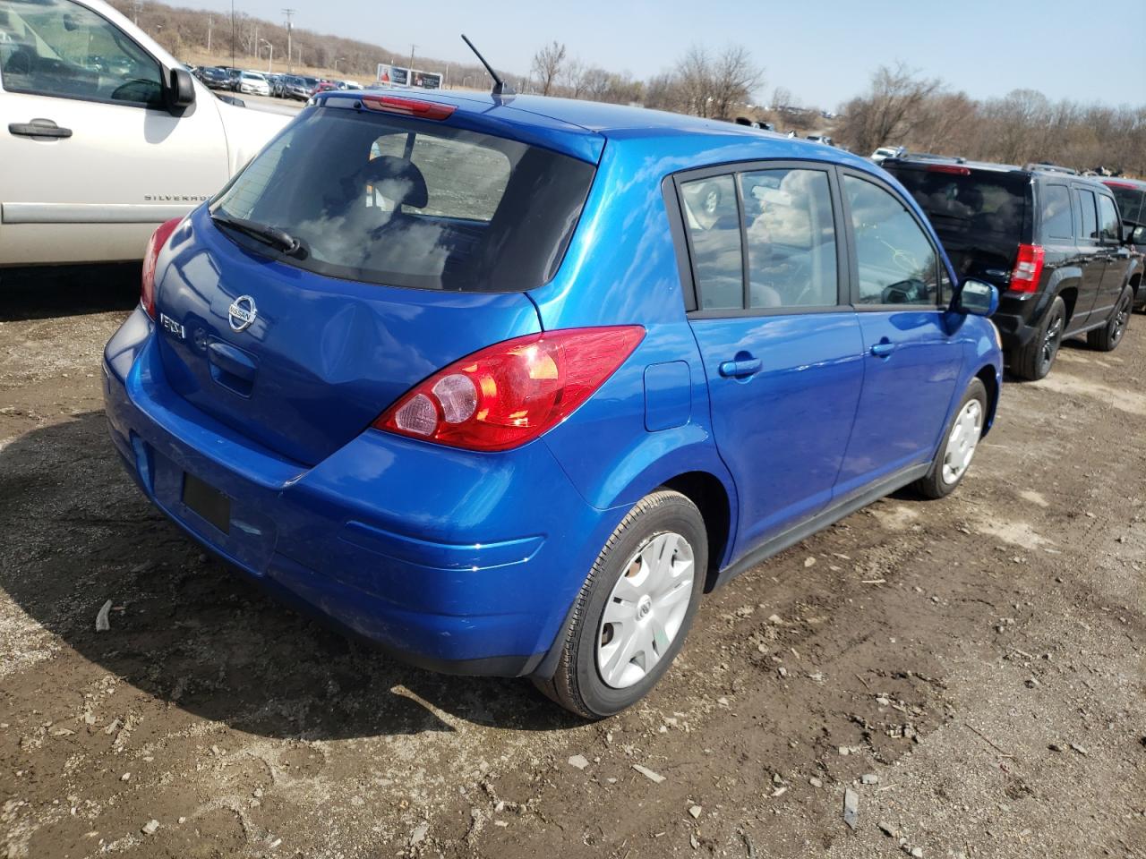 Zdjęcie 4 z aukcji – 2007 NISSAN VERSA S z VIN 3N1BC13E27L379693