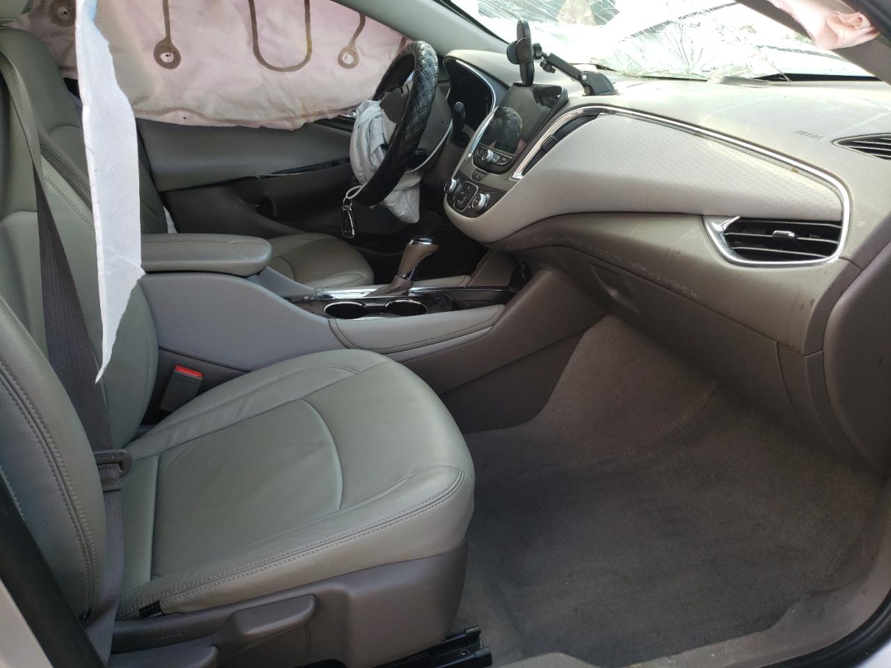 Photo 5 from auction – 2018 CHEVROLET MALIBU LT with VIN 1G1ZD5ST6JF174629