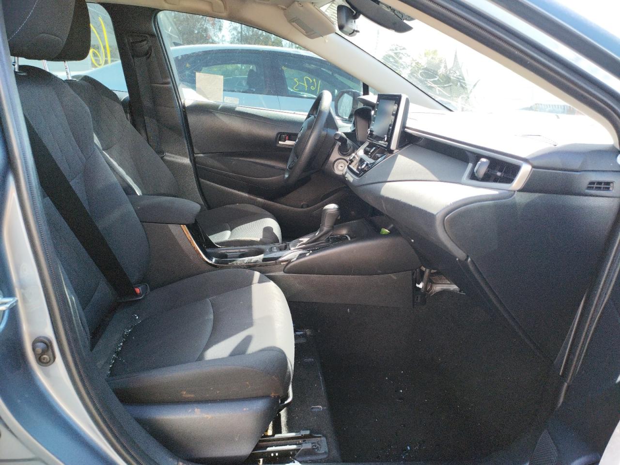 Photo 5 from auction – 2020 TOYOTA COROLLA LE with VIN JTDEPRAE5LJ106765