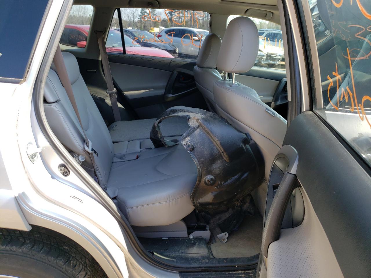 Photo 6 from auction – 2009 TOYOTA RAV4 LIMIT with VIN JTMBK31V89D004950