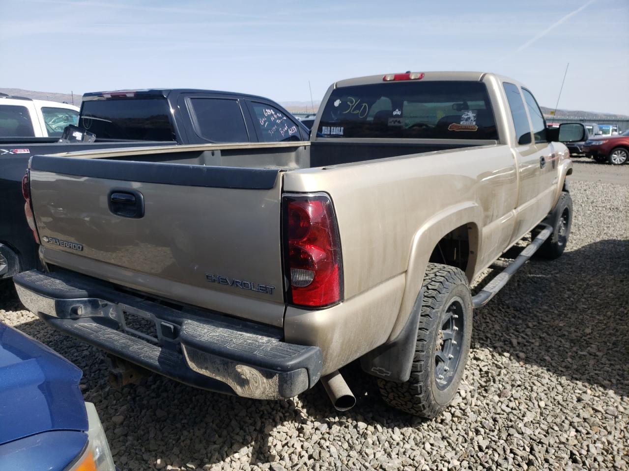 Photo 4 from auction – 2004 CHEVROLET SILVERADO with VIN 1GCHC29224E263139