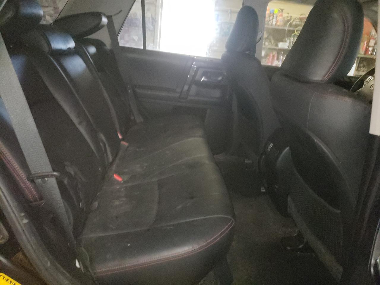Photo 6 from auction – 2019 TOYOTA 4RUNNER SR with VIN JTEBU5JR4K5670627