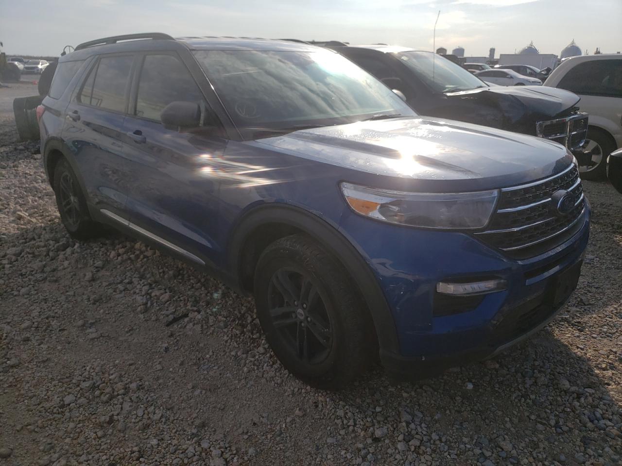 FORD EXPLORER X 2021 with VIN 1FMSK7DH2MGB86600 - Photo from auction