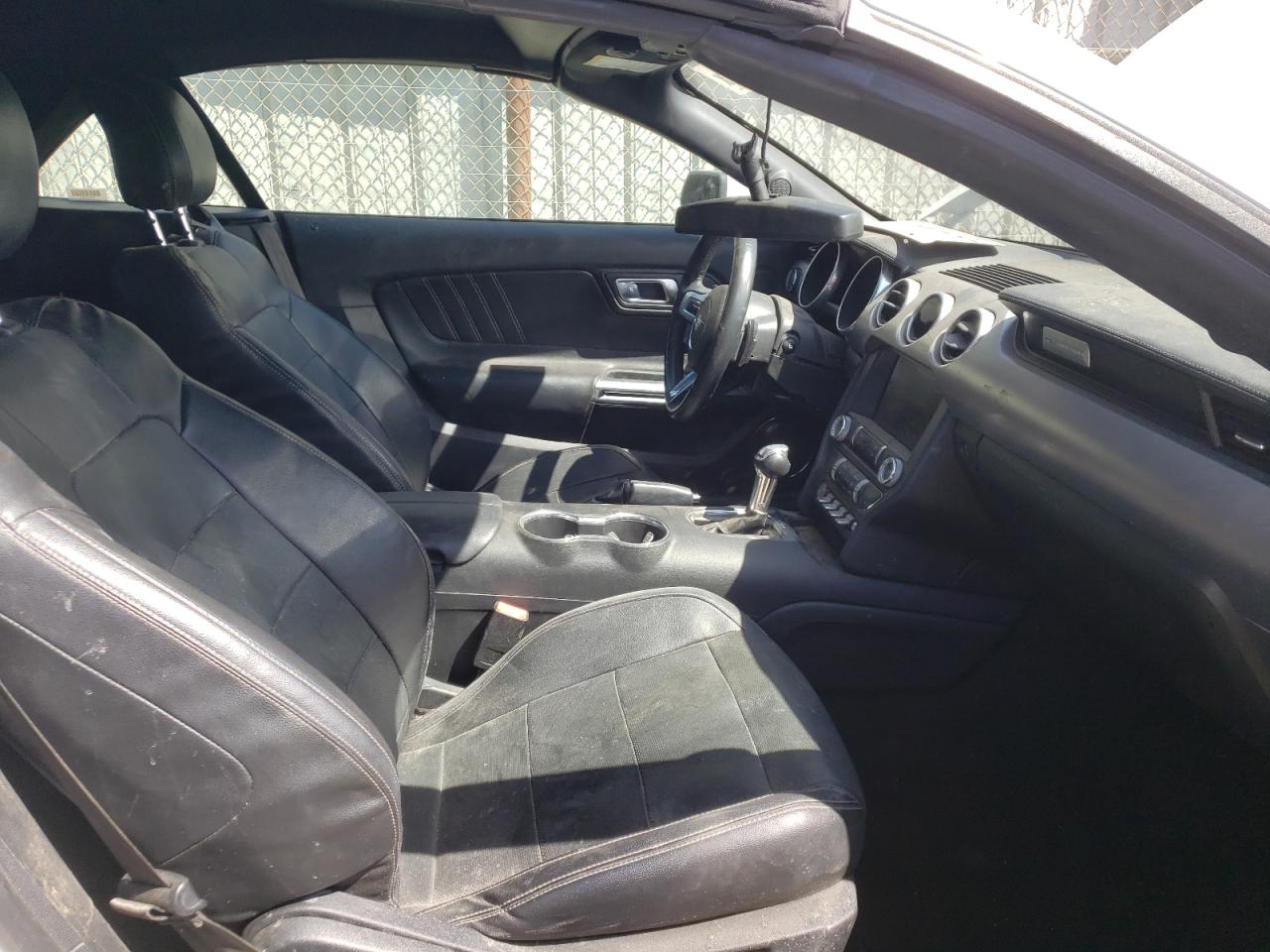 Photo 5 from auction – 2018 FORD MUSTANG with VIN 1FATP8UH2J5110369