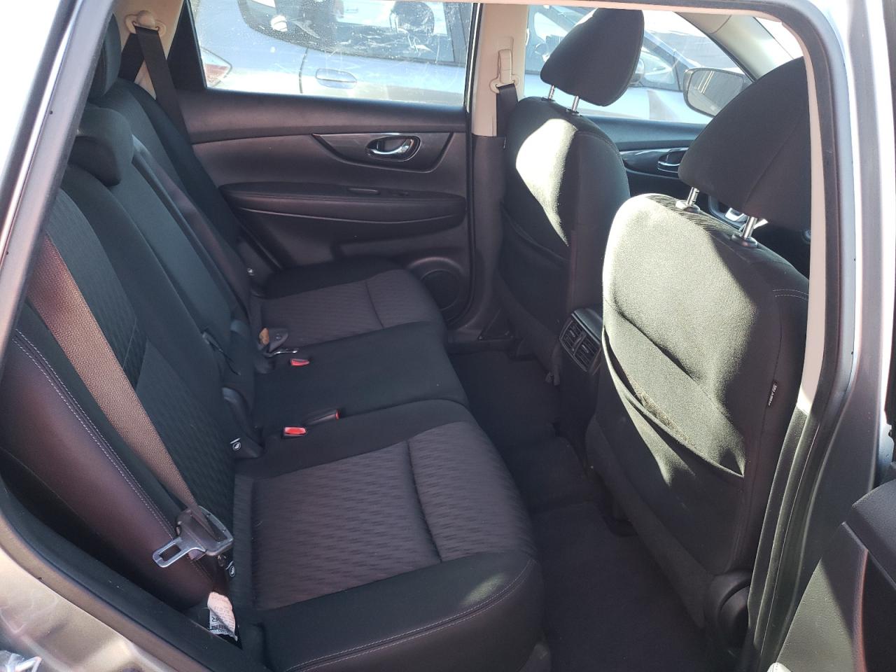 Photo 6 from auction – 2017 NISSAN ROGUE S with VIN KNMAT2MT3HP568676