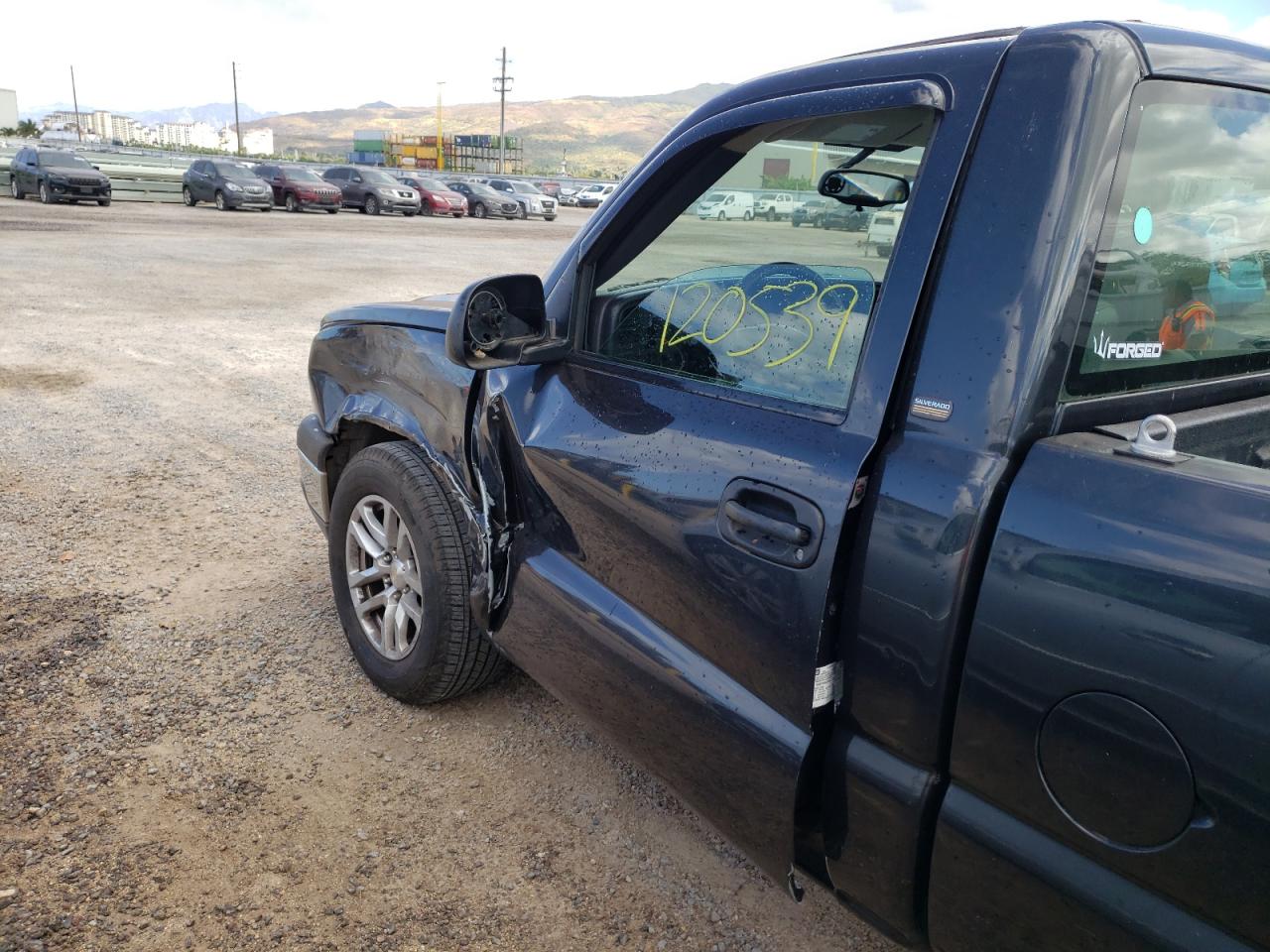 Photo 9 from auction – 2005 CHEVROLET SILVERADO with VIN 1GCEC14V95Z270663