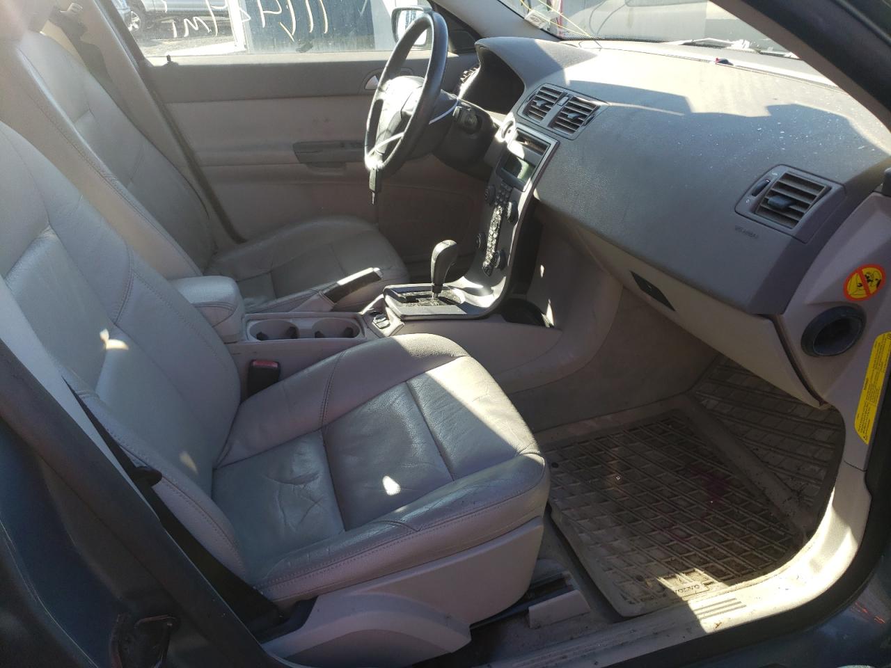 Photo 5 from auction – 2004 VOLVO S40 2.4I with VIN YV1MS382X42016195
