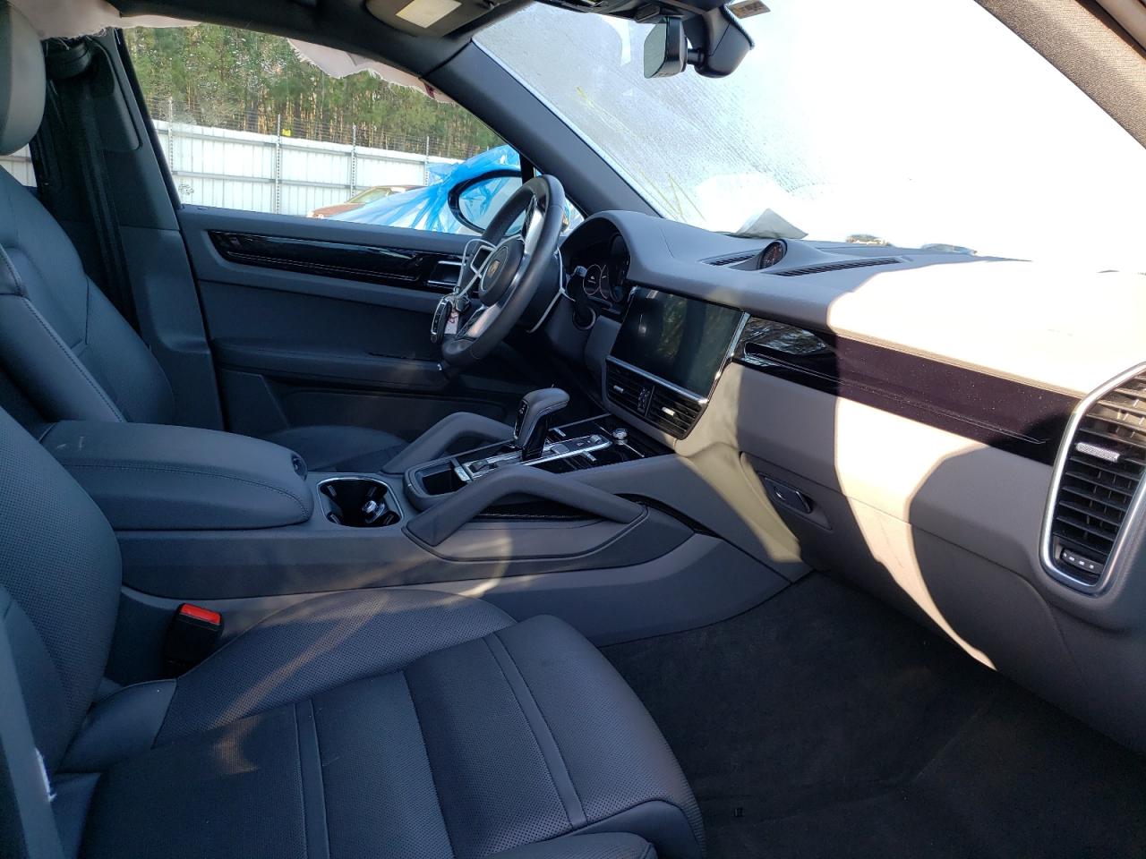 Photo 5 from auction – 2019 PORSCHE CAYENNE with VIN WP1AA2AY2KDA09682
