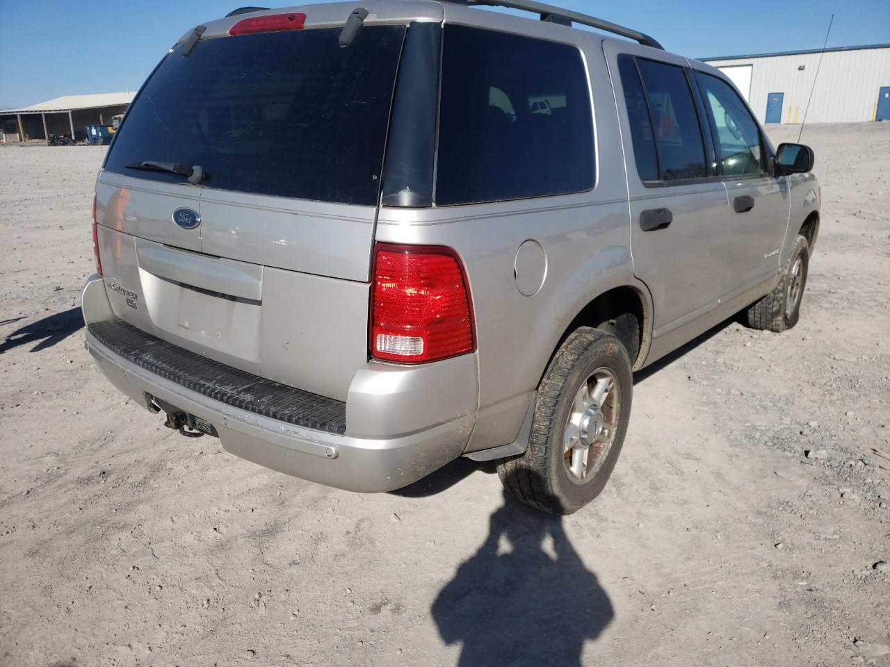 Photo 4 from auction – 2004 FORD EXPLORER X with VIN 1FMZU63E44UC02324