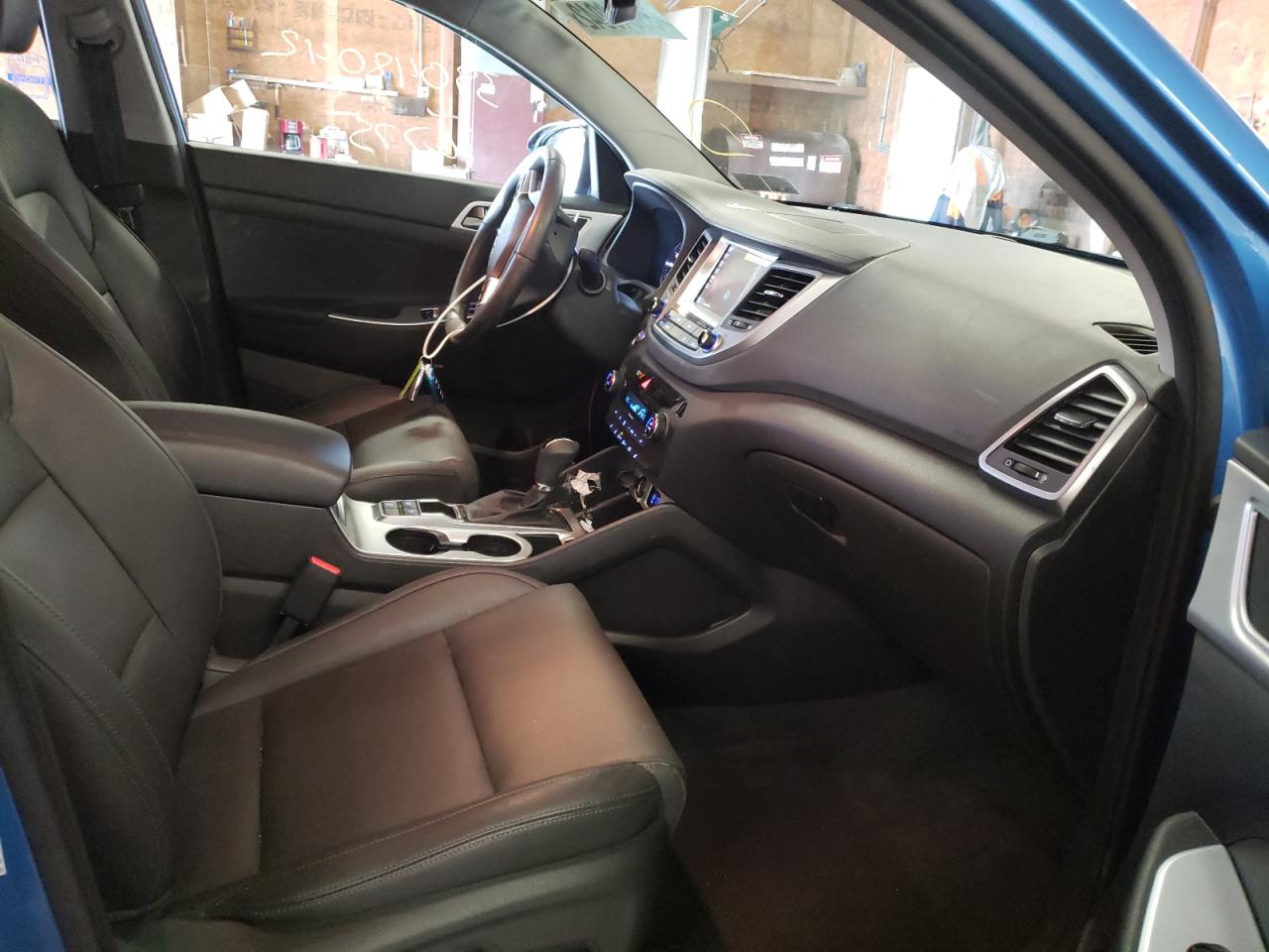 Photo 5 from auction – 2018 HYUNDAI TUCSON VAL with VIN KM8J3CA23JU728253