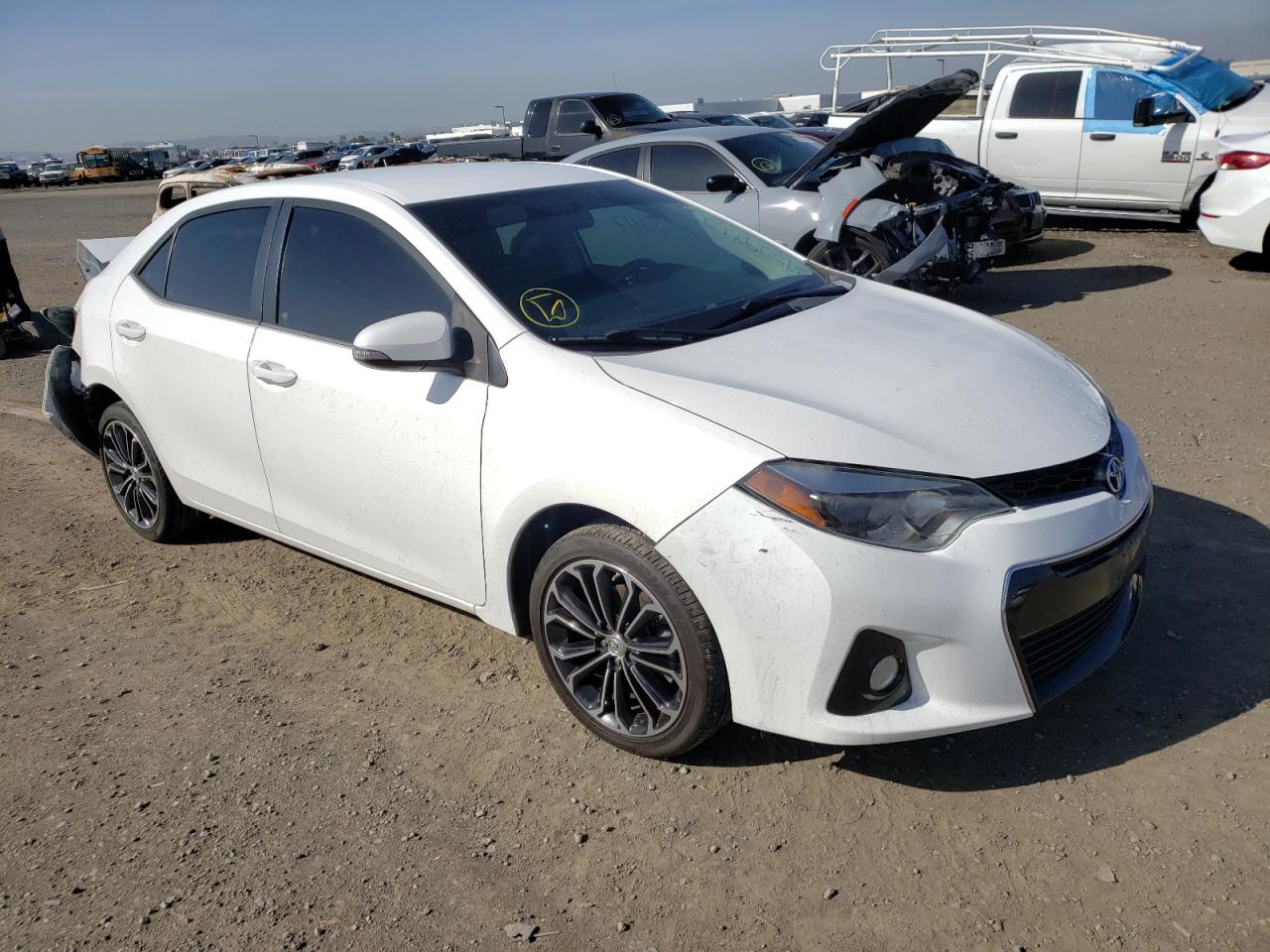 TOYOTA COROLLA L 2016 with VIN 5YFBURHE5GP544575 - Photo from auction