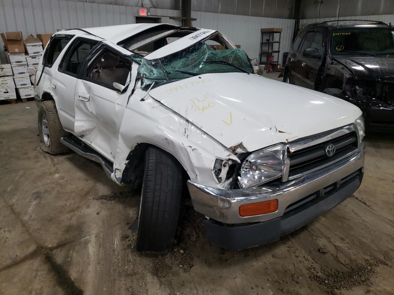 TOYOTA 4RUNNER SR 1998 with VIN JT3HN86R0W0192283 - Photo from auction
