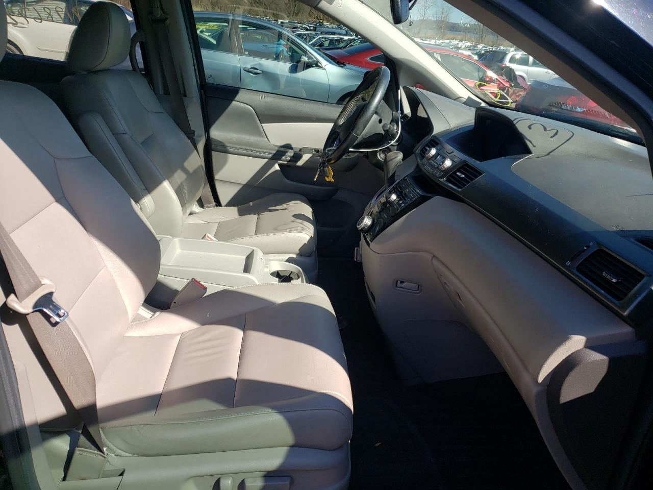 Photo 5 from auction – 2013 HONDA ODYSSEY EX with VIN 5FNRL5H6XDB090379