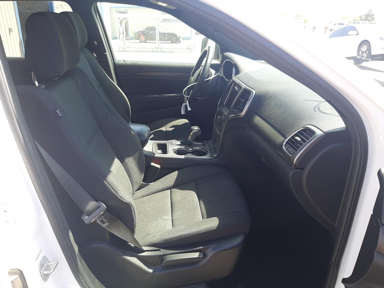 Photo 5 from auction – 2018 JEEP GRAND CHER with VIN 1C4RJFAG2JC425688