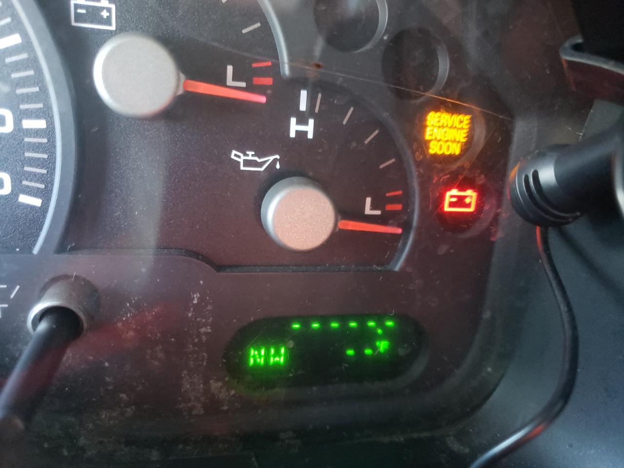 Photo 8 from auction – 2004 FORD EXPLORER X with VIN 1FMZU63E44UC02324
