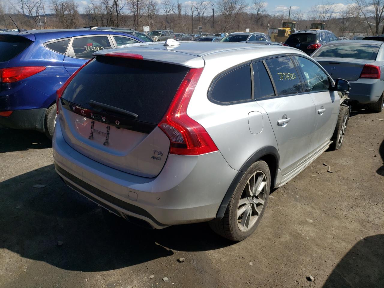 Photo 4 from auction – 2015 VOLVO V60 CROSS with VIN YV4612HK5F1002058