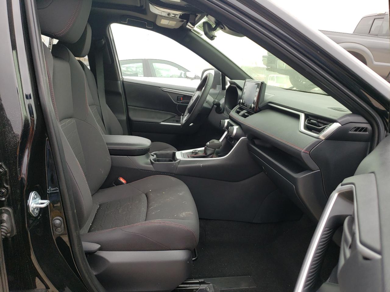 Photo 5 from auction – 2021 TOYOTA RAV4 PRIME with VIN JTMAB3FV9MD063308