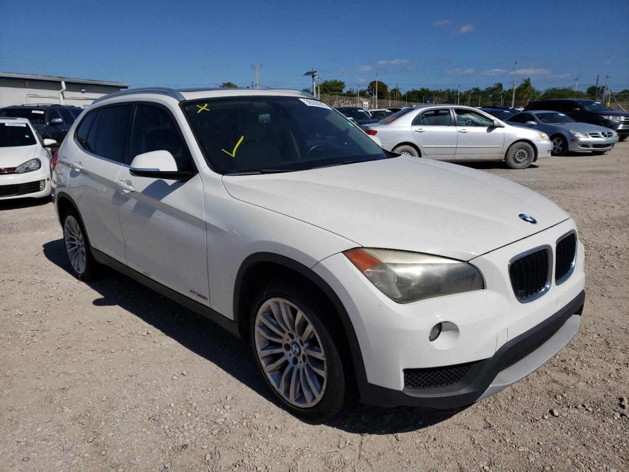 BMW X1 SDRIVE2 2013 with VIN WBAVM1C56DVW43742 - Photo from auction